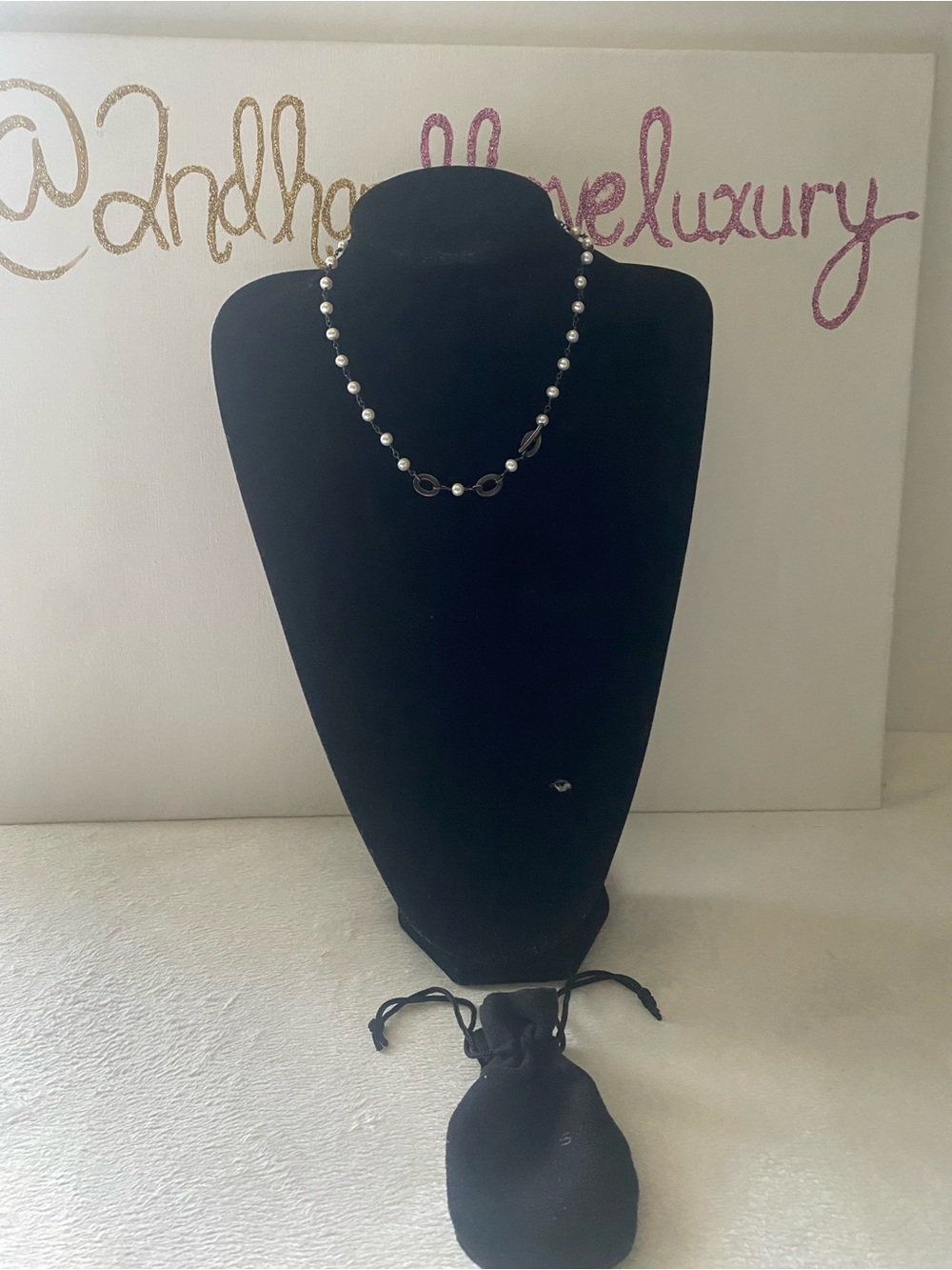 Elegant Pearl Necklace - Black/Silver Links of London Pearl with dust bag